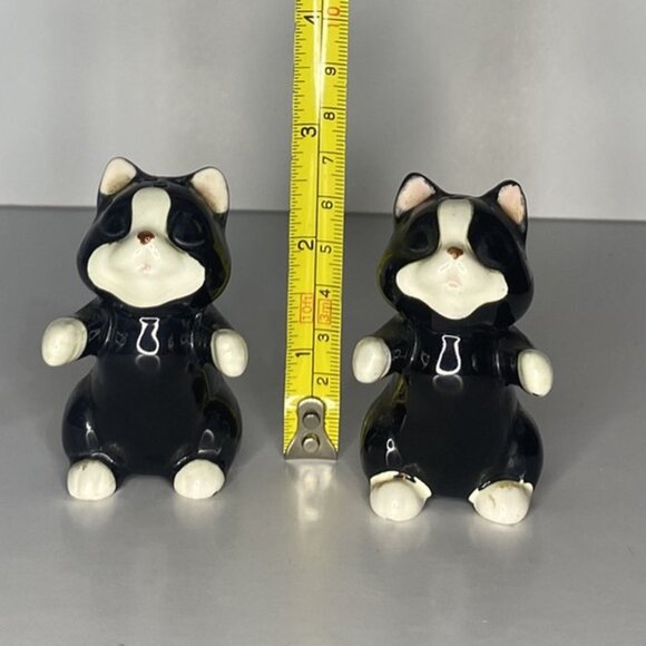 Vintage Black and White Kitten Salt & Pepper Shakers - Picture 6 of 8